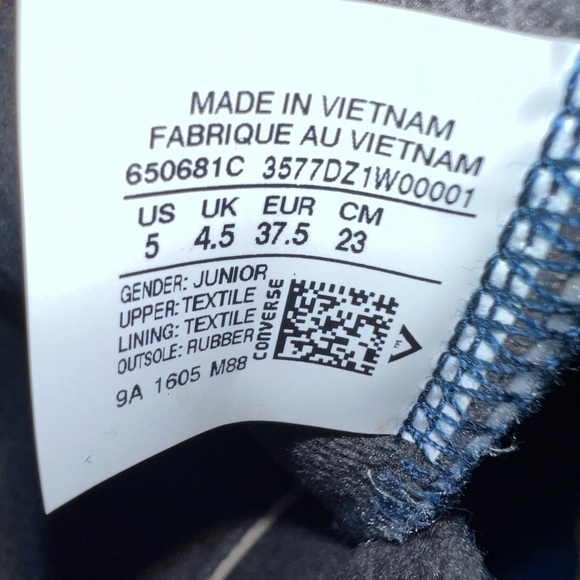 Converse shoes - Picture 4 of 7